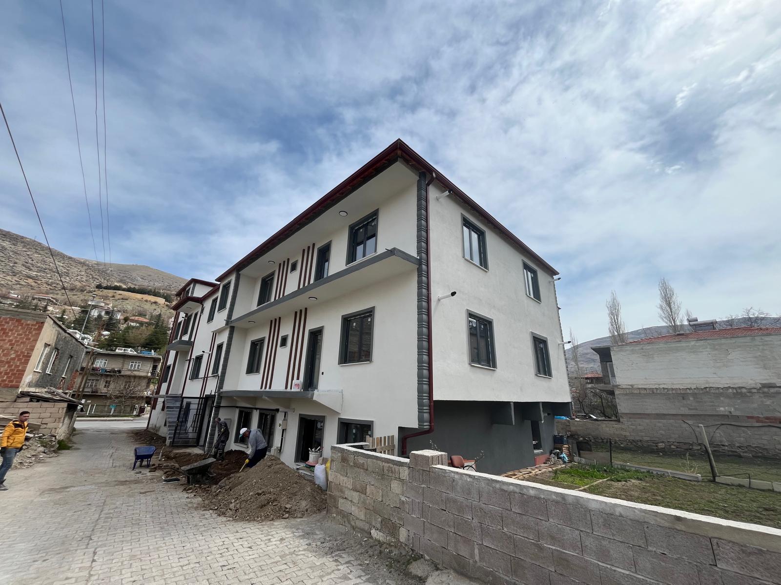 Yahyalı’nın gözde projesi RROYAL SUITES’de 14 adet Daikin Icon Kombi tercih edilmiştir.